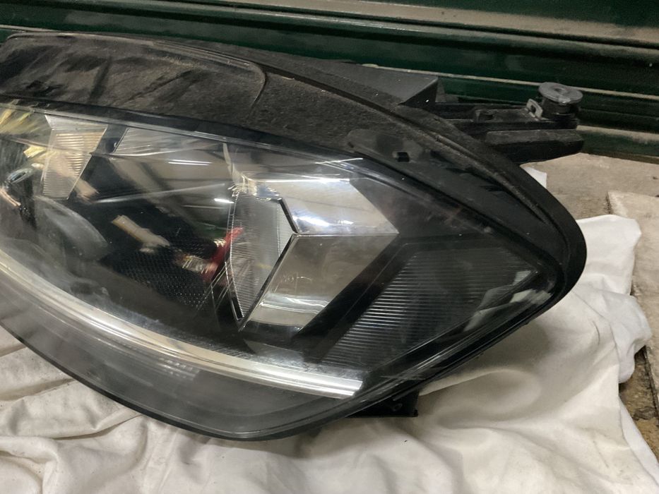 Vendo Farol VW Golf 7