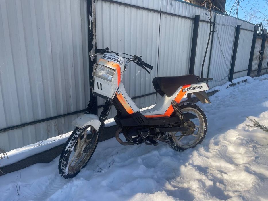 Бенелі мопед мото італійський