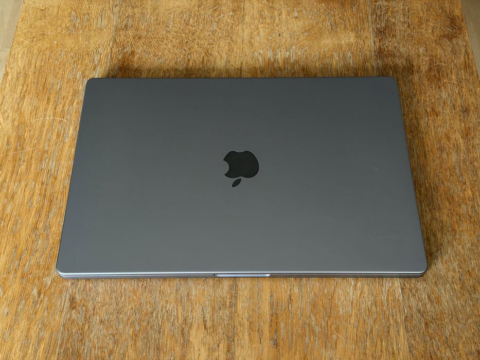 Apple Macbook Pro 16 M1 Pro 16gb RAM 512 gb Space Grey