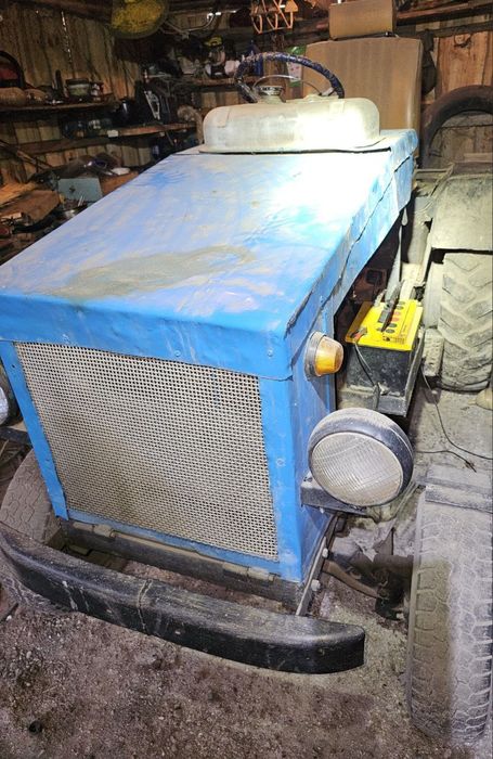 Трактор для сільськогосподарських робіт