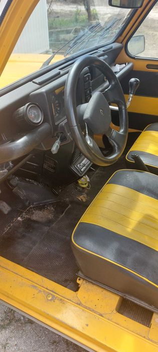 Renault 4 GTL -- 3750€ -- 1988 -- caixa 5 velocidades, motor musculado. Aceito retoma de moto 4 de marca japonesa, com acertos da minha parte.