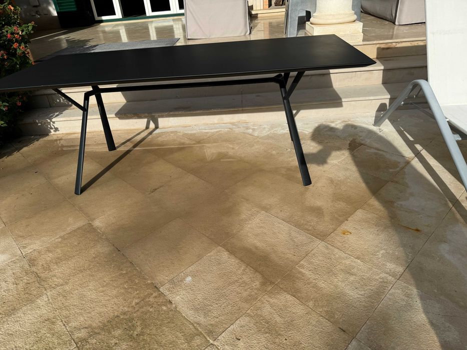 NOVO PRECO - Mesa Italiana Fast Radice Preta Grande Interior Exterior