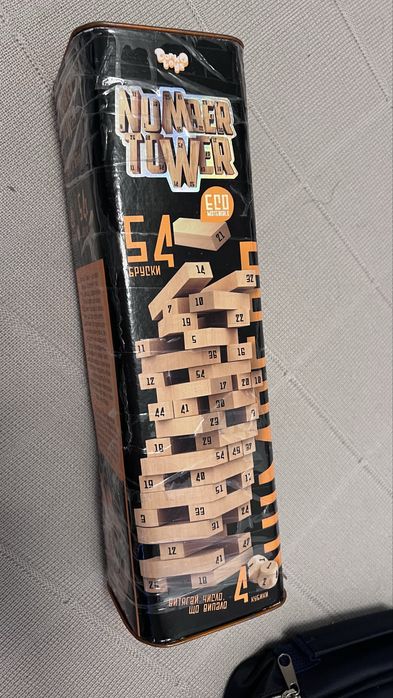 Вежа з брусів цікава гра