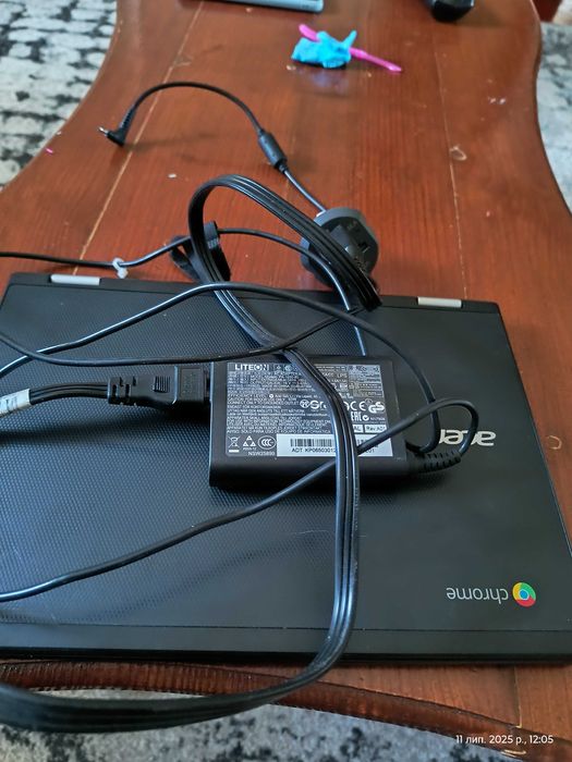 Нетбук Acer c738t