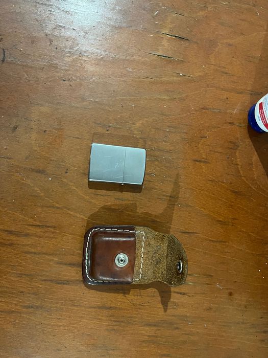Isqueiro Zippo, com bolsa