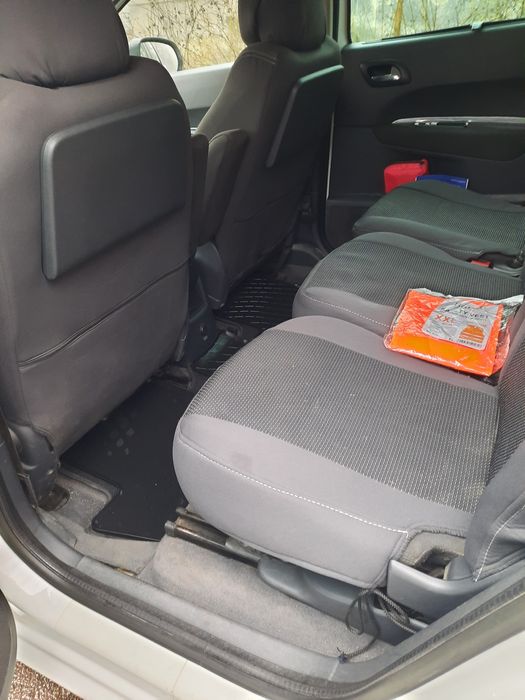 Продам  Peugeot 5008