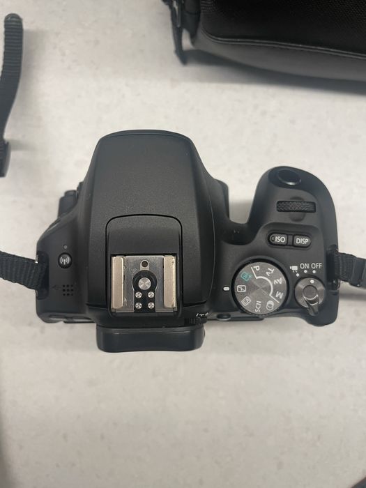 Maquina fotografica Canon EOS 200D