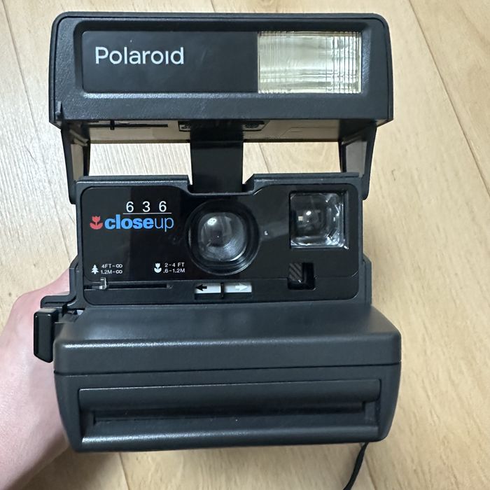 Polaroid 636.