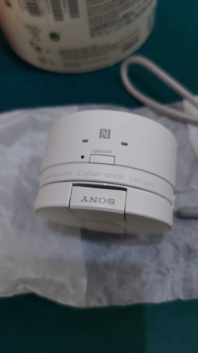 Sony Cyber-shot DSC-QX10 - Câmara Smart Lens Wi-Fi / 10x Zoom Óptico