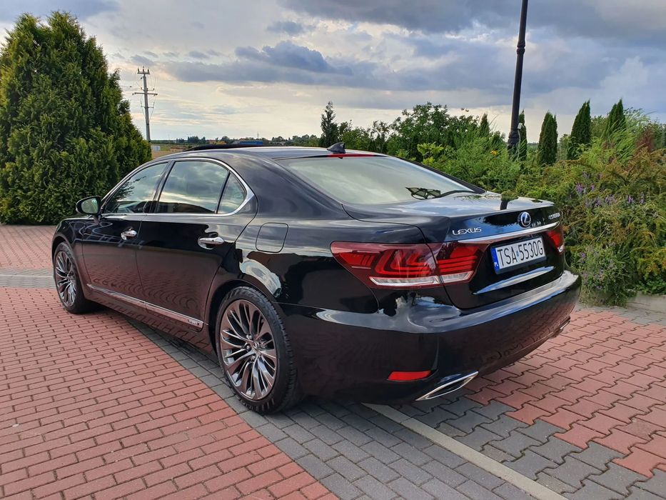 Lexus LS