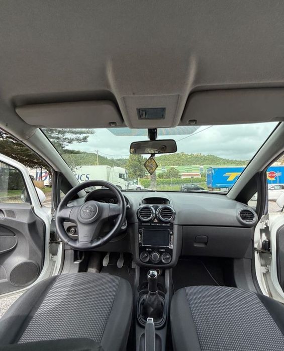 Opel corsa D 1.3cdti black edition