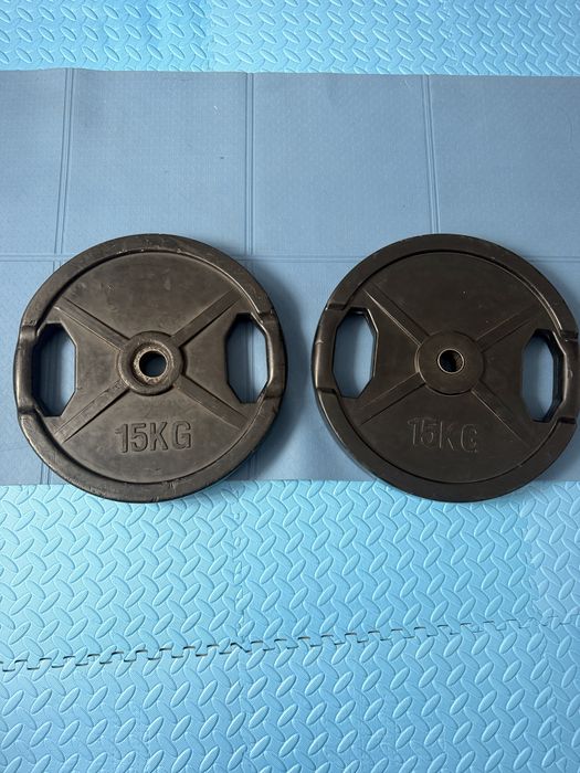 discos musculação de 15kg com pegas.