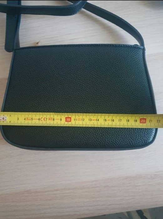 Pochete preta pequena