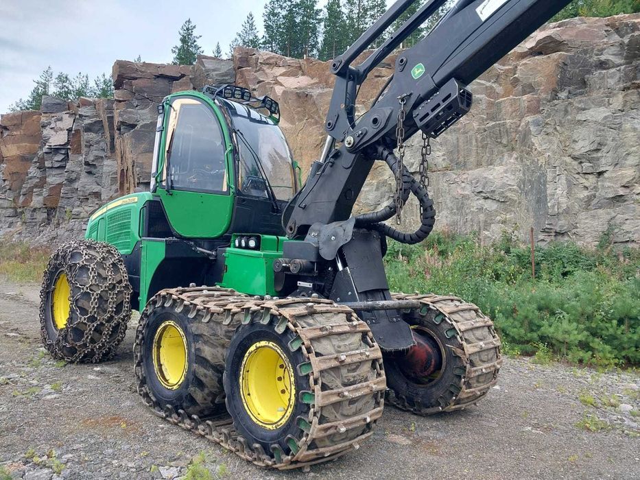 Harvester John Deere 1170E H414 bardzo ladny testy w lesie kombajn lesny maszyna do scinki scinkowa