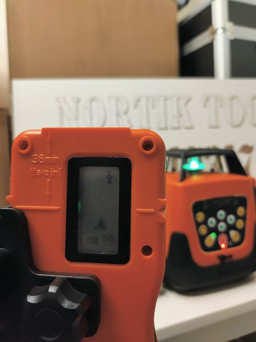 Nível Laser ROTATIVO. Alcance 500 m. Com RECEPTOR. NOVO. Autonivelante