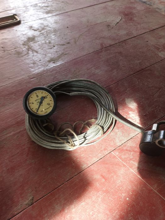 Продам манометр МТП 60