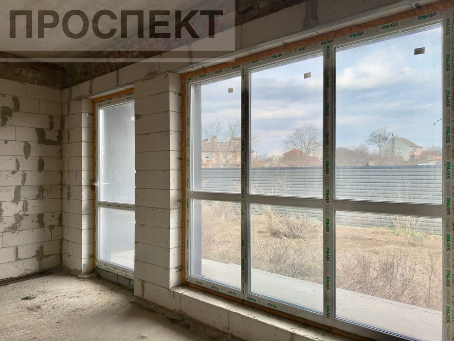 Продам сучасний ТАУНХАУС вул. Кринична.  БЕЗ КОМІСІІ.
