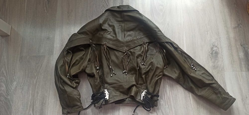 Kultowa oversizowa kurtka skórzana