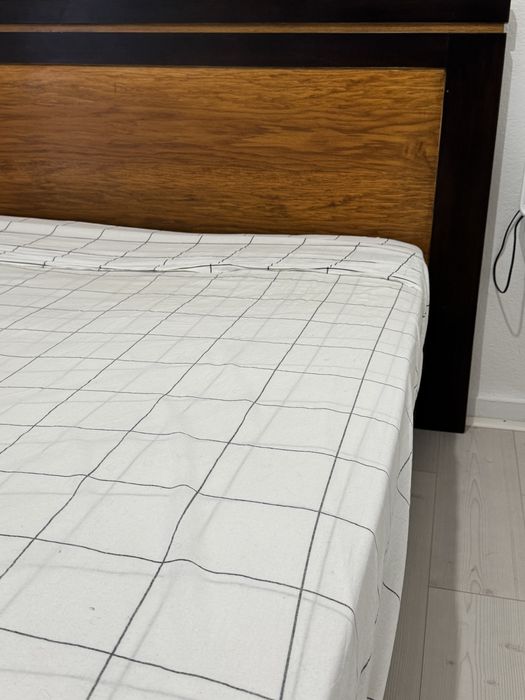 Cama + Estrado + 2 Mesas de cabeceira