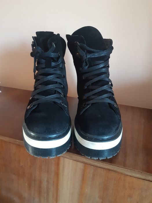 Зимові замшеві черевики