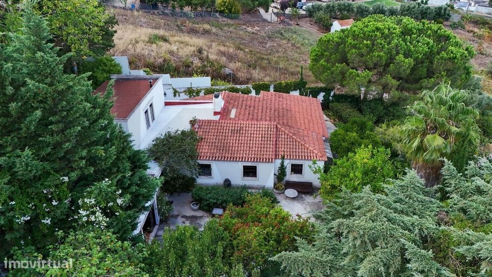 Moradia Isolada com 5000m2 de terreno rodeada de Natureza