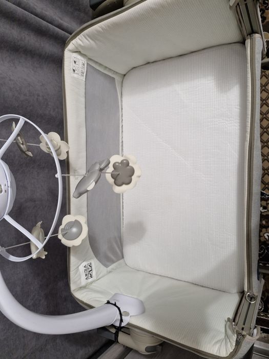 Дитяче ліжко Chicco + дитячий мобіль