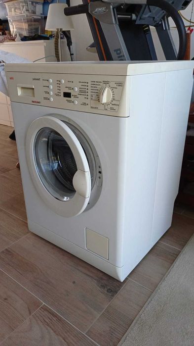 Máquina de Lavar Roupa AEG Lavamat L 60820 – Usada em Ótimo Estado