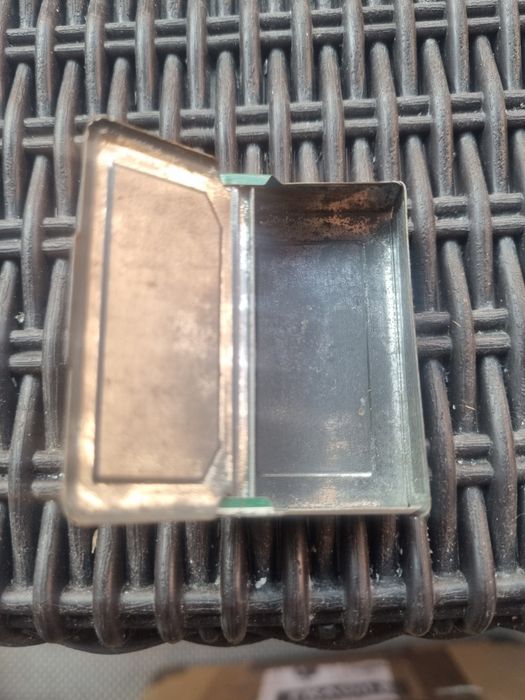 Vintage mini lata de comprimidos