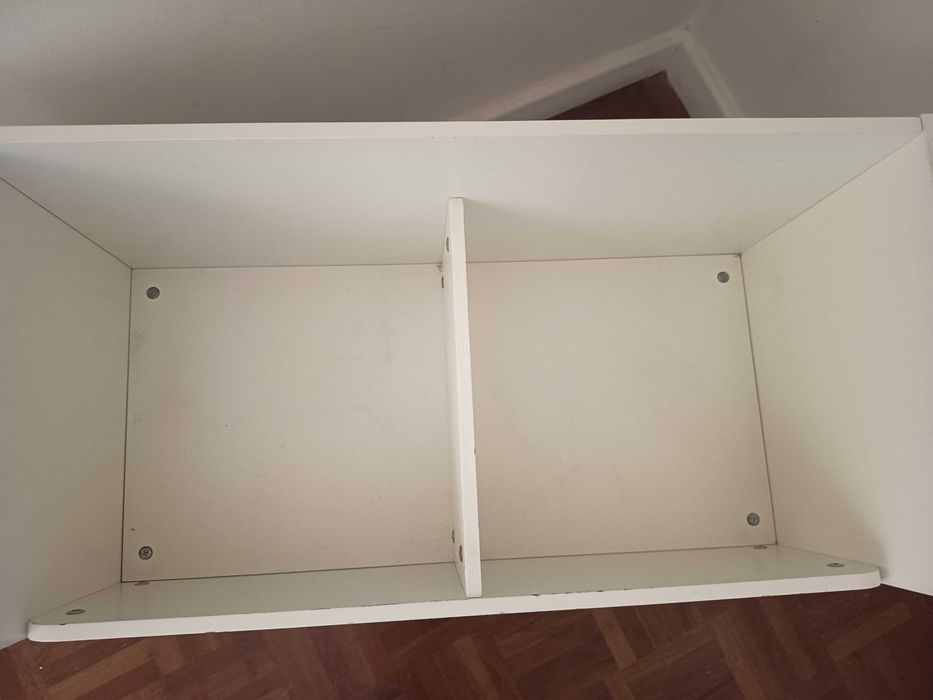 Arca para livros ou jogos e prateleiras