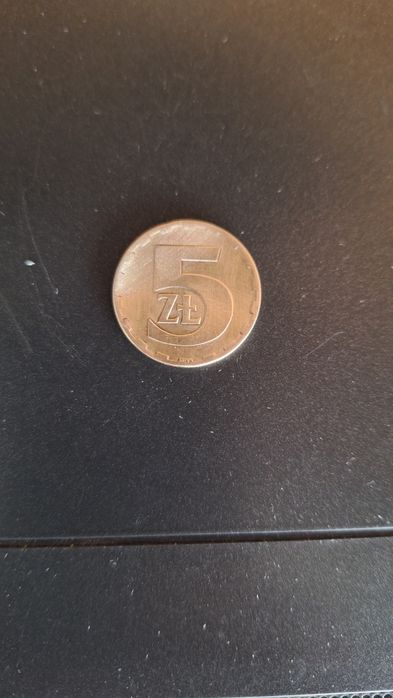 moneta pięć  złotych z 1977 rok