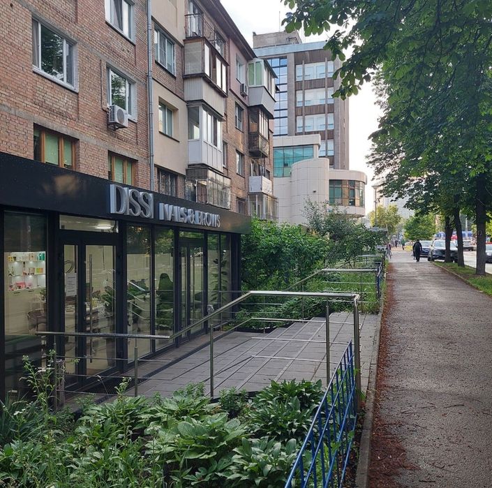 Аренда коммерческого фасадного помещения 54 м²ул.Неманская 2  Печерск!