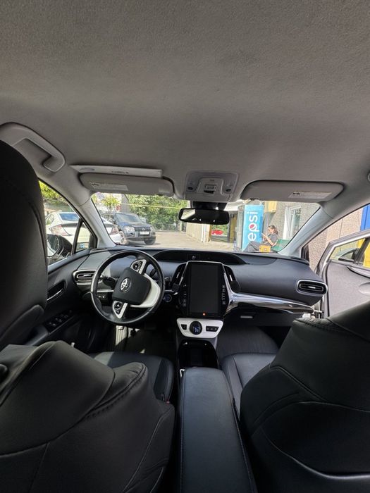 Продам toyota prius prime 2018 плагин гибрид