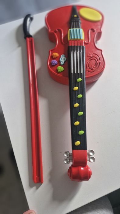 Skrzypce z dźwiękami