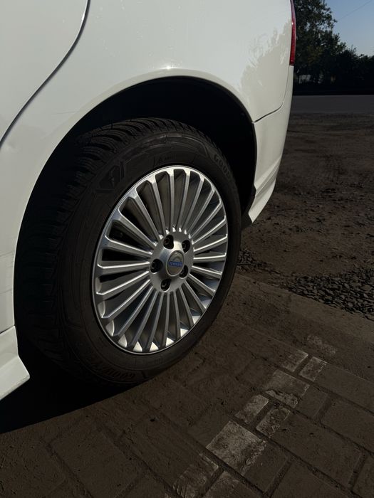 Продам  Volvo v 50 1.6 дизель 2011 р.  R-дизайн в максильній комплектації