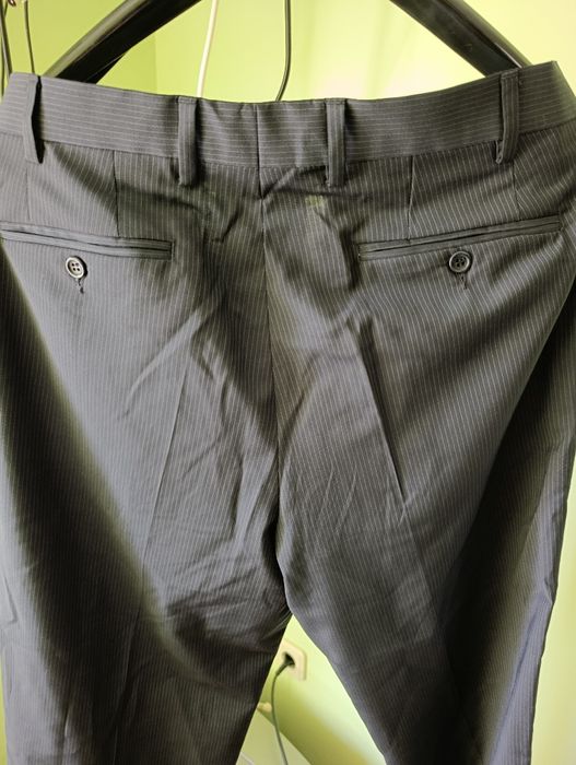 Fato preto de riscas 100% lã