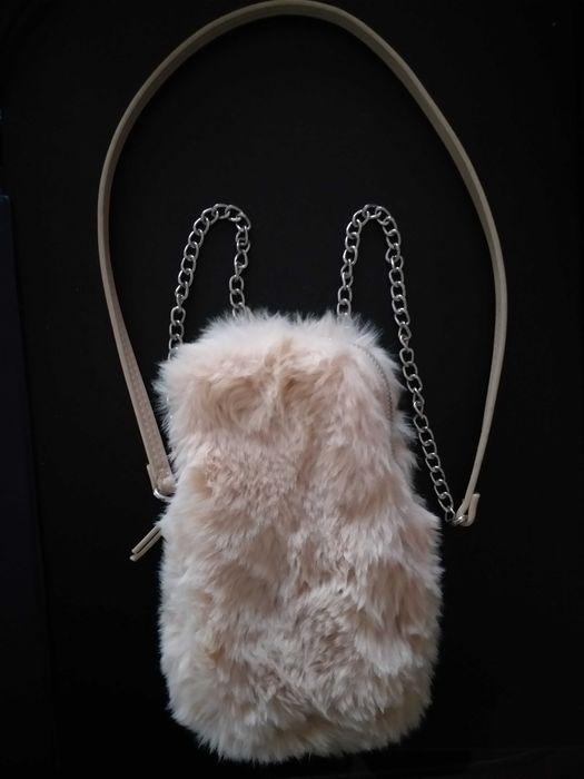 Carteira / mala / bolsa tiracolo em pêlo comprido beje alça comprida