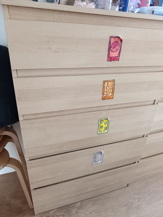 2 cómodas IKEA de 5 gavetas cada