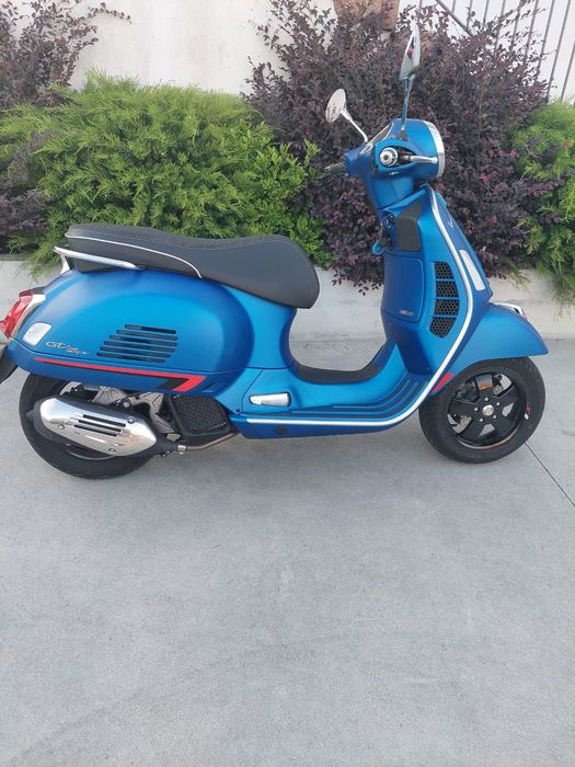 Vespa super sport