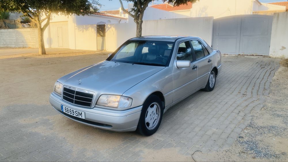 Mercedes 2.2D em muito bom estado