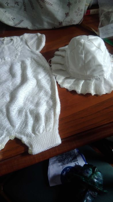 Vestidos e fatinhos de batizado