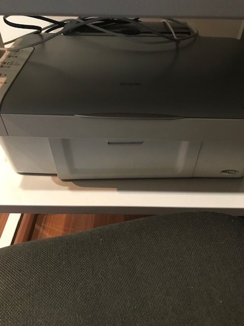 Vendo  secretaria cadeira