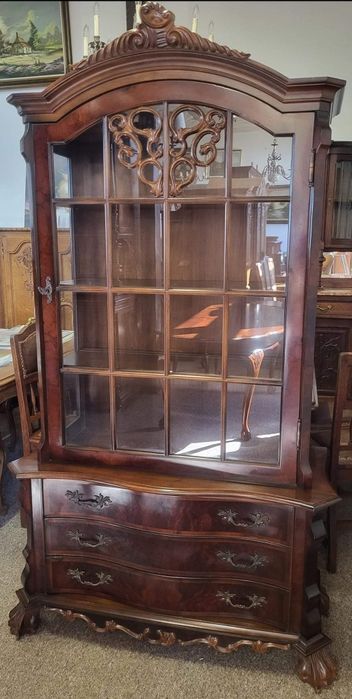 Jadalnia Chippendale. Komoda, witryna, stół i 6 krzeseł