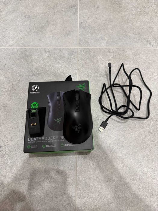 Razer Deathadder V2 pro + stacja ładująca