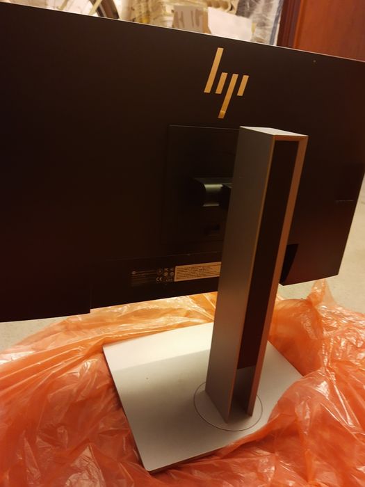 monitor HP stronkin E 233