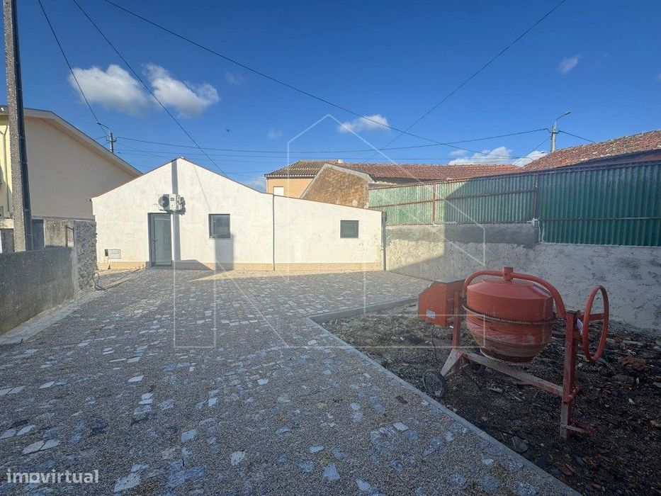 Moradia T2 remodelada em Salreu