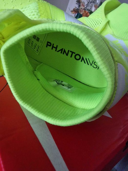 Chuteiras Nike (novas)