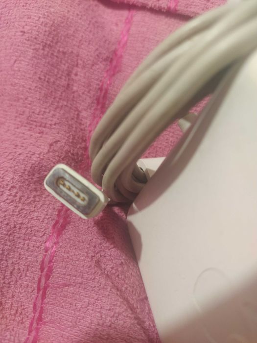 Зарядка для  MacBook  85 Wt  ,  4,25 A