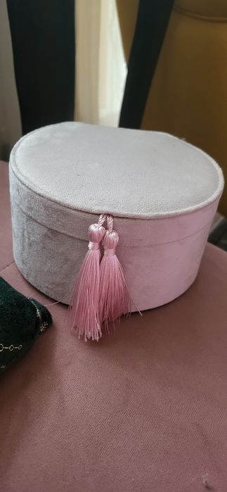 Szkatułka na biżuterię