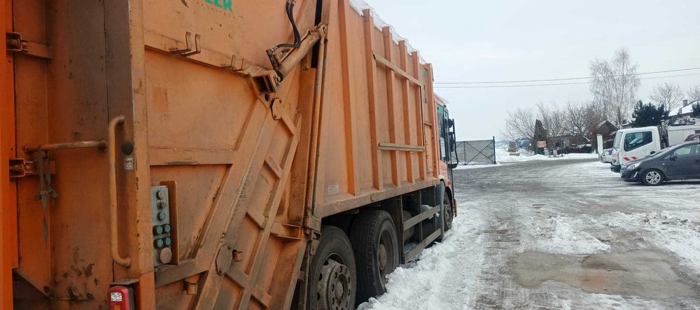 Śmieciarka / Mercedes-Benz ECONIC / 2628 / SPECJALNY