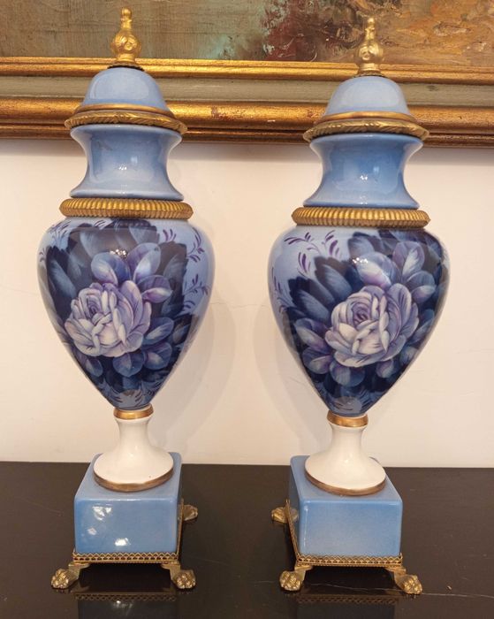 Par de vasos porcelana vintage